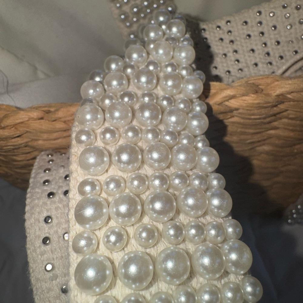 Chic Woven Purse with Pearl Accents - Picture 4 of 7